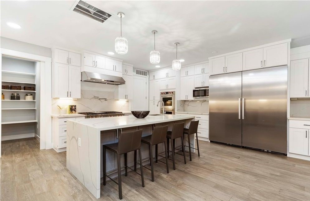 2m-white-maple-shaker-with-statuario-quartz-w994-o (2)